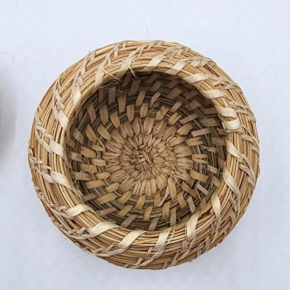 Vintage Tohono O'odham Papago Indian Handwoven Lidded Basket Signed Artisan